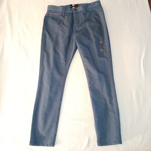 NWT Sz.30/30 Mens Tommy Hilfiger Chino Pants